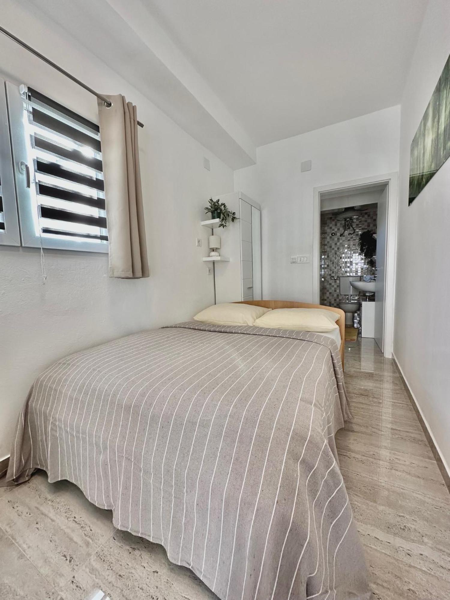 Apartments Hajl Krk Town Exterior photo