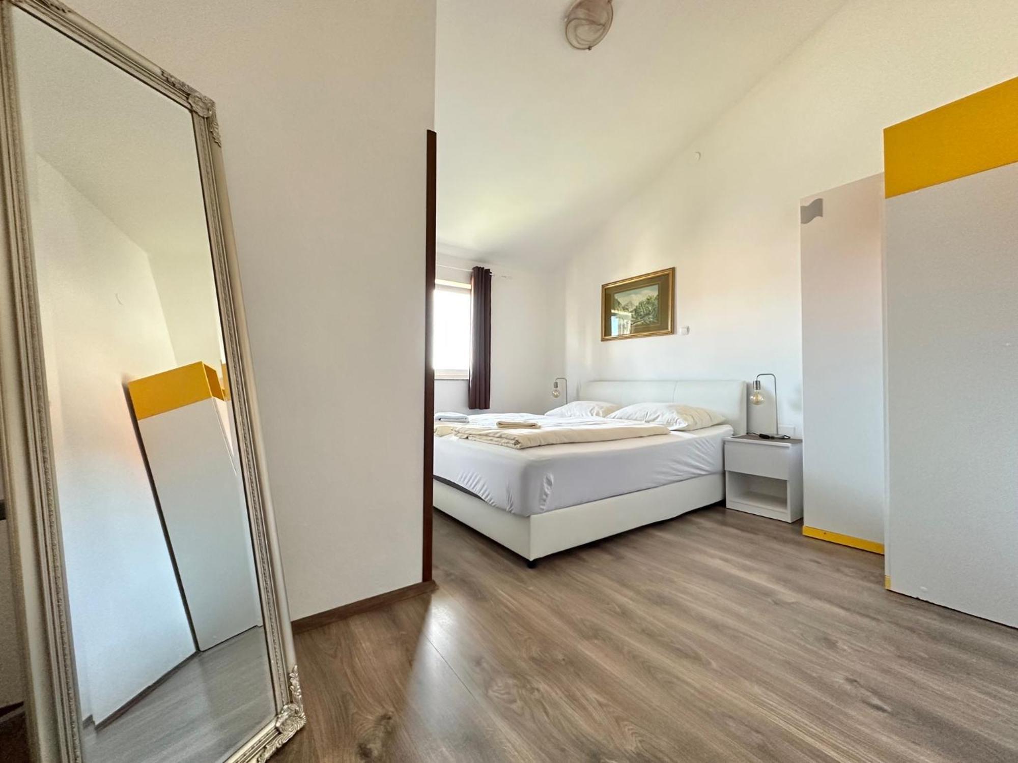 Apartments Hajl Krk Town Exterior photo