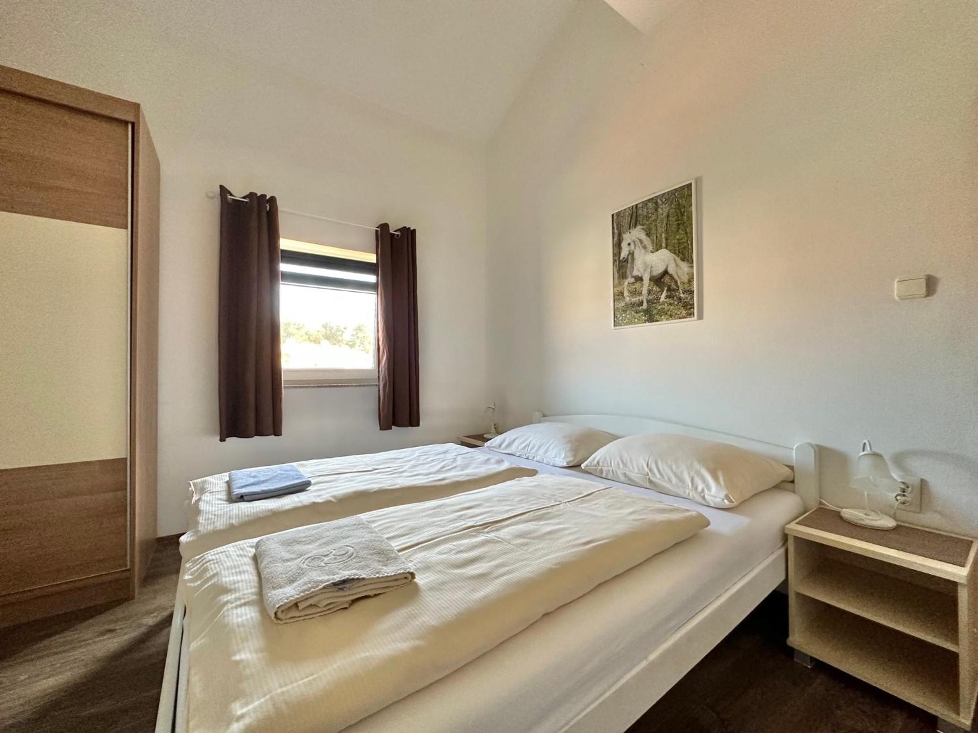 Apartments Hajl Krk Town Exterior photo