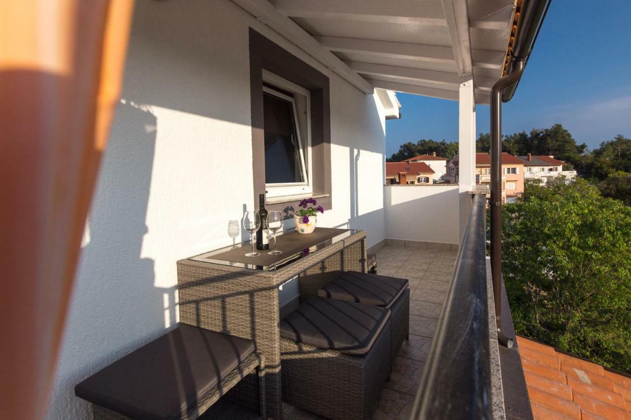 Apartments Hajl Krk Town Exterior photo